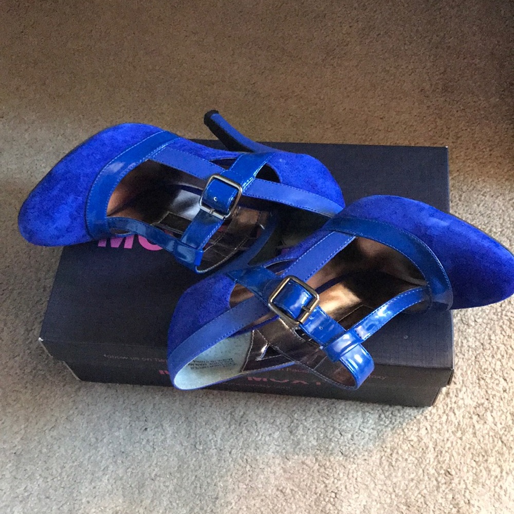 Shoes - Picture 7 of 9